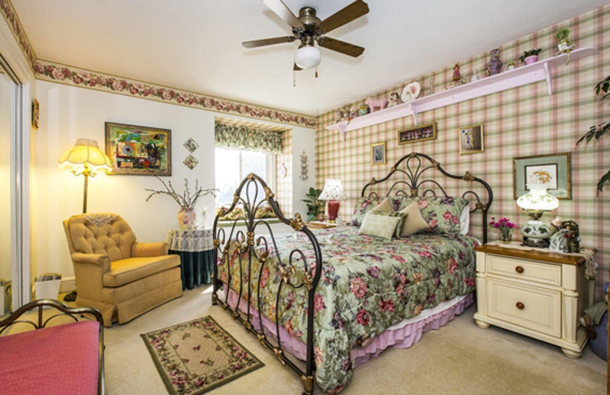 Matthews Manor Bed & Breakfast Экстерьер фото