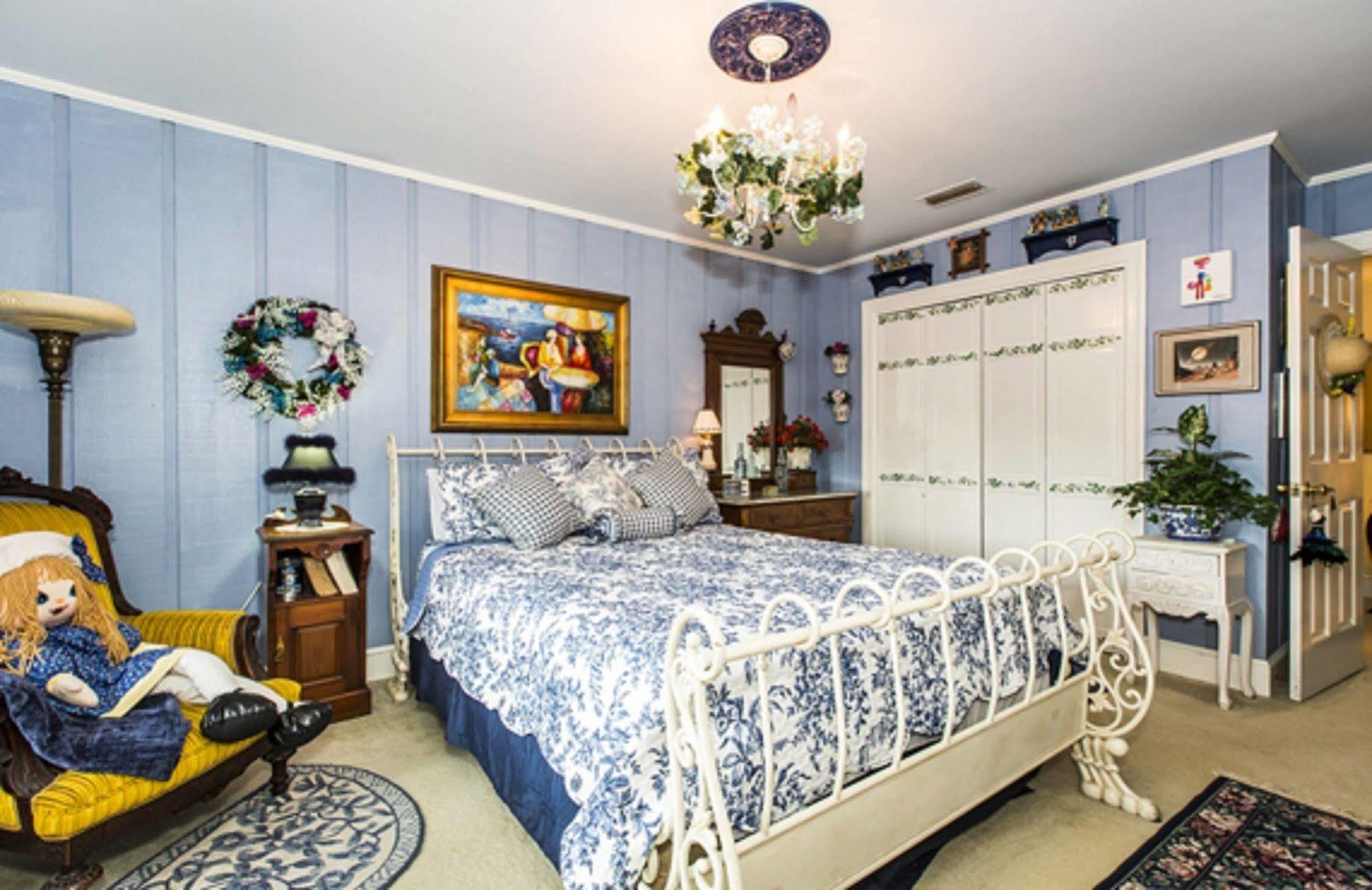 Matthews Manor Bed & Breakfast Экстерьер фото