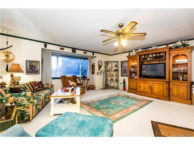 Matthews Manor Bed & Breakfast Экстерьер фото